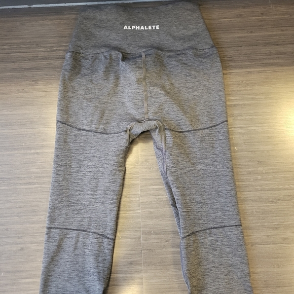 Alphalete Revival Leggings - Picture 3 of 4